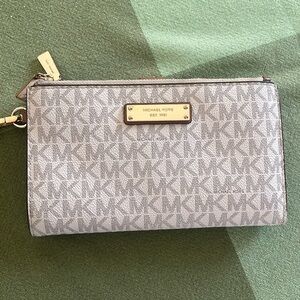 Michael Kors White Wristlet Wallet